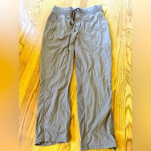 Lululemon Pants - Size 8